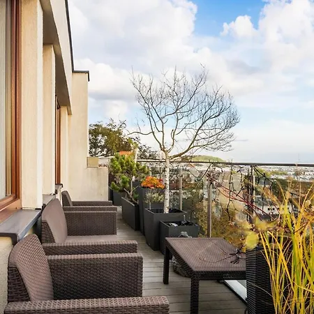 Before Making Request, Read My Profile Host At The Bottom Of Page # Large City Centre Apartment 公寓 华沙