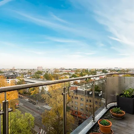 Before Making Request, Read My Profile Host At The Bottom Of Page # Large City Centre Apartment 公寓