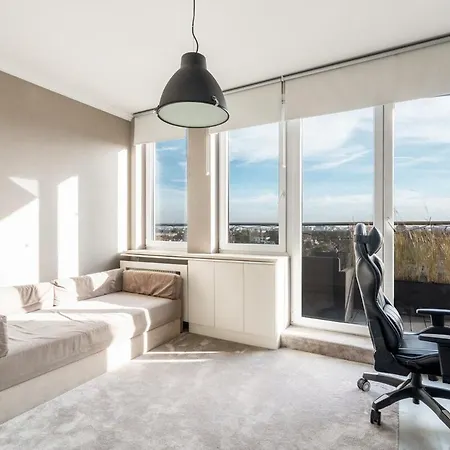 Before Making Request, Read My Profile Host At The Bottom Of Page # Large City Centre Apartment 公寓 华沙